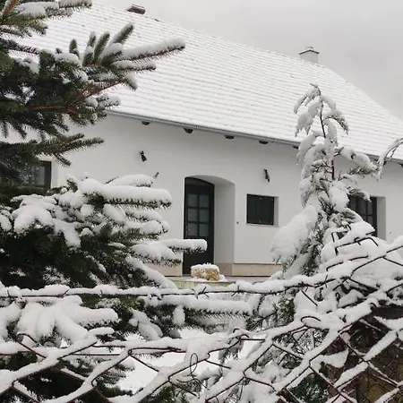 Gerecse Vendeghaz Guest house Sutto