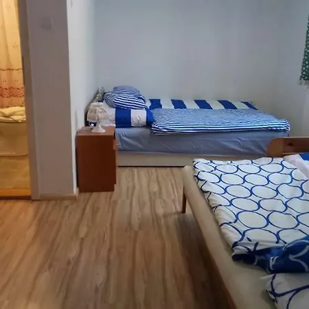 Gerecse Vendeghaz Guest house Sutto